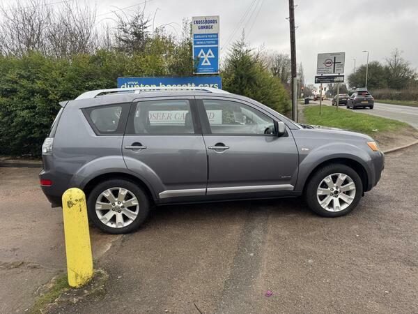 Mitsubishi Outlander 2.0 Di-dc Elegance 4Wd Silver #8