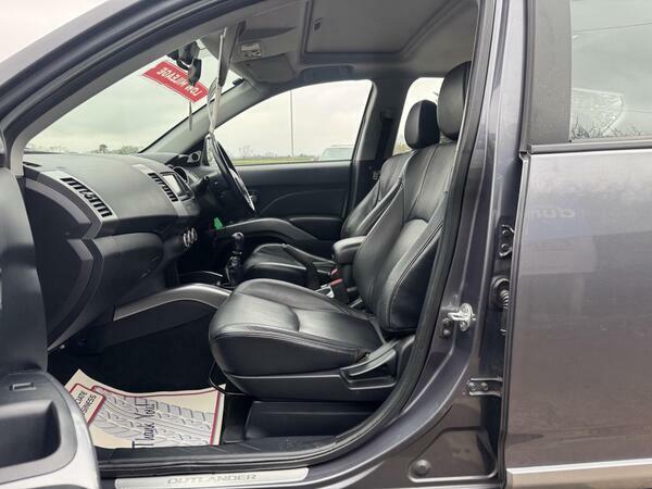 Mitsubishi Outlander 2.0 Di-dc Elegance 4Wd Silver #18