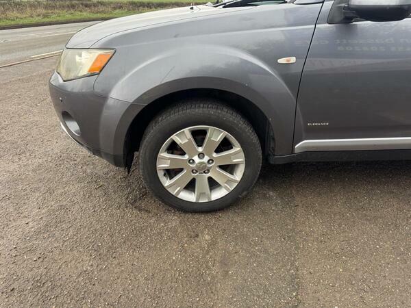 Mitsubishi Outlander 2.0 Di-dc Elegance 4Wd Silver #51