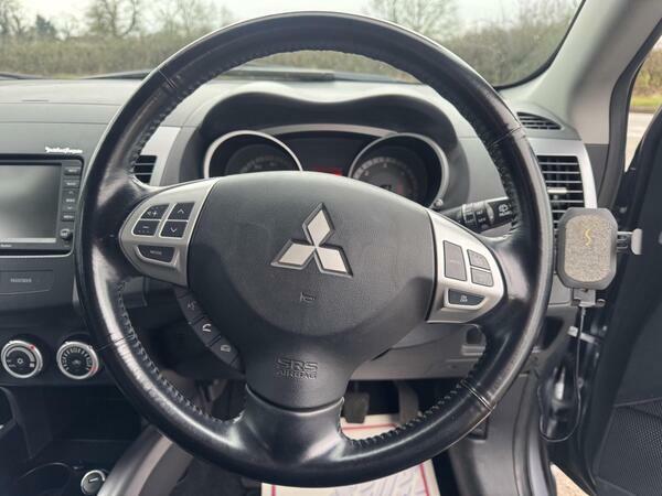 Mitsubishi Outlander 2.0 Di-dc Elegance 4Wd Silver #21
