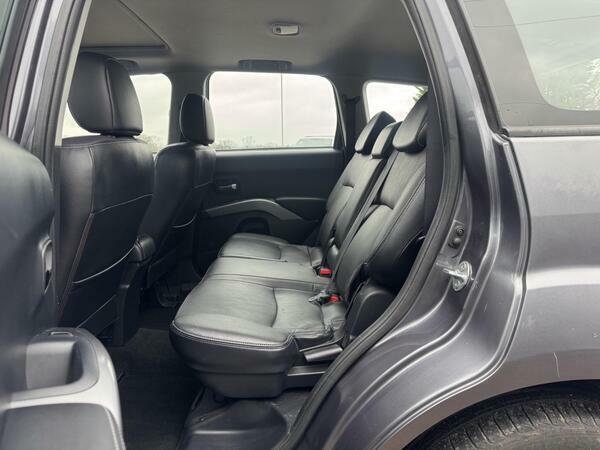 Mitsubishi Outlander 2.0 Di-dc Elegance 4Wd Silver #42