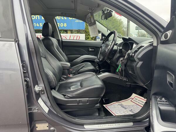Mitsubishi Outlander 2.0 Di-dc Elegance 4Wd Silver #14