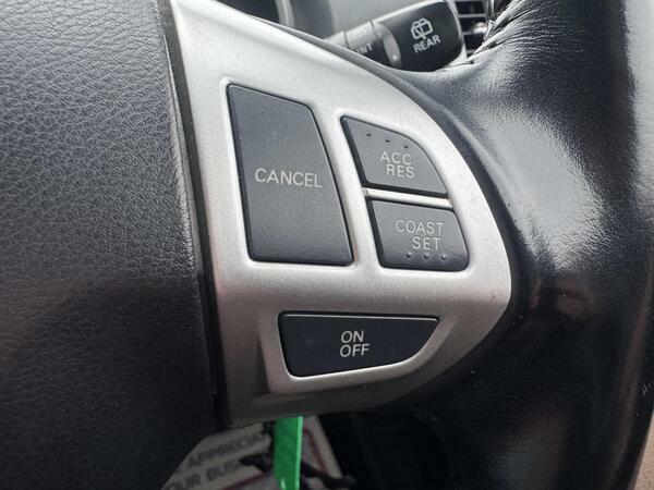 Mitsubishi Outlander 2.0 Di-dc Elegance 4Wd Silver #22