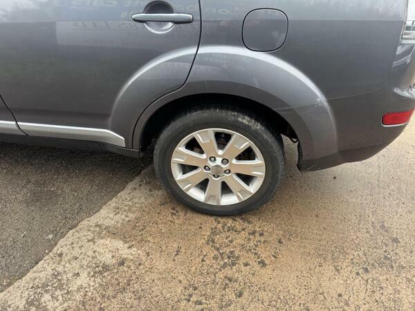 Mitsubishi Outlander 2.0 Di-dc Elegance 4Wd Silver #49