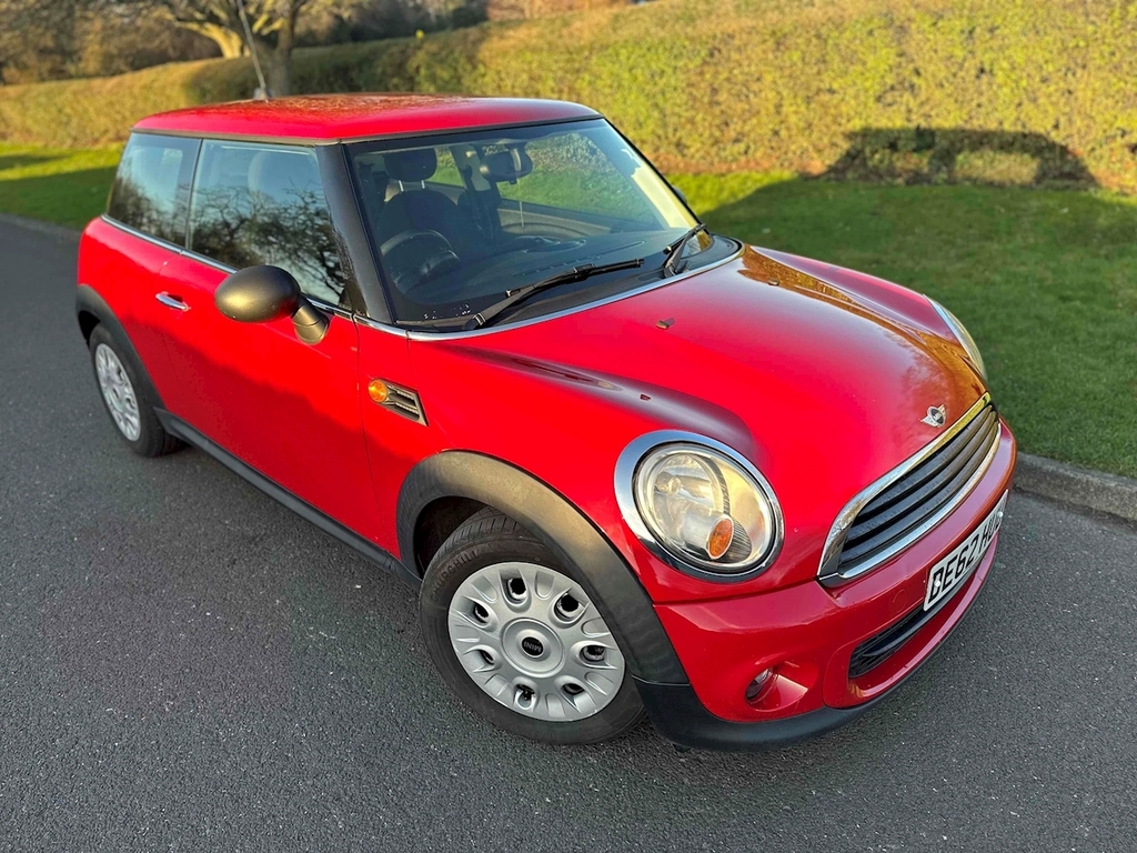 Mini Hatch One U1680 Ulez Red