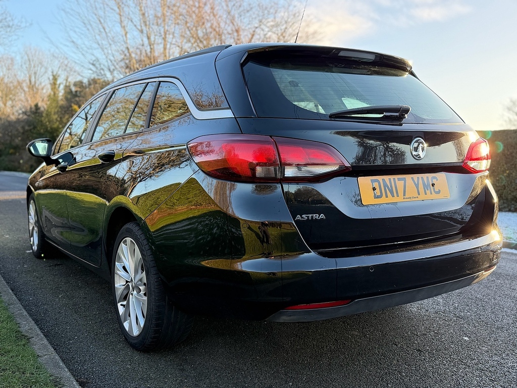 Vauxhall Astra I Design U3170 Ulez DN17YMC Black #6