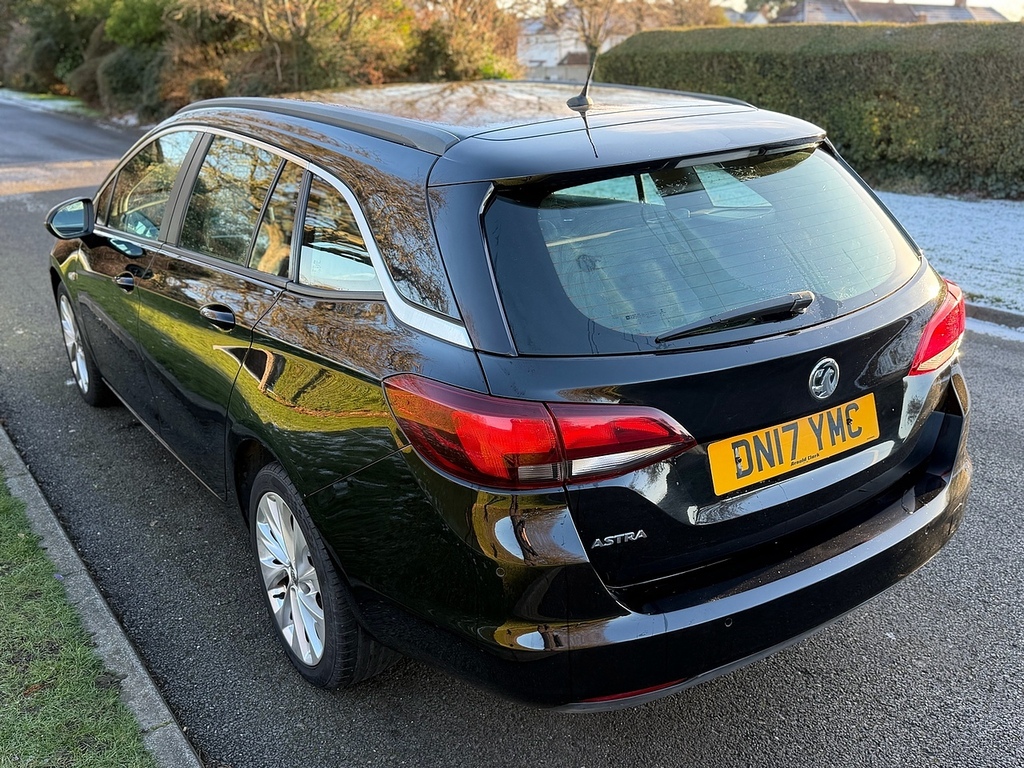 Vauxhall Astra I Design U3170 Ulez DN17YMC Black #5