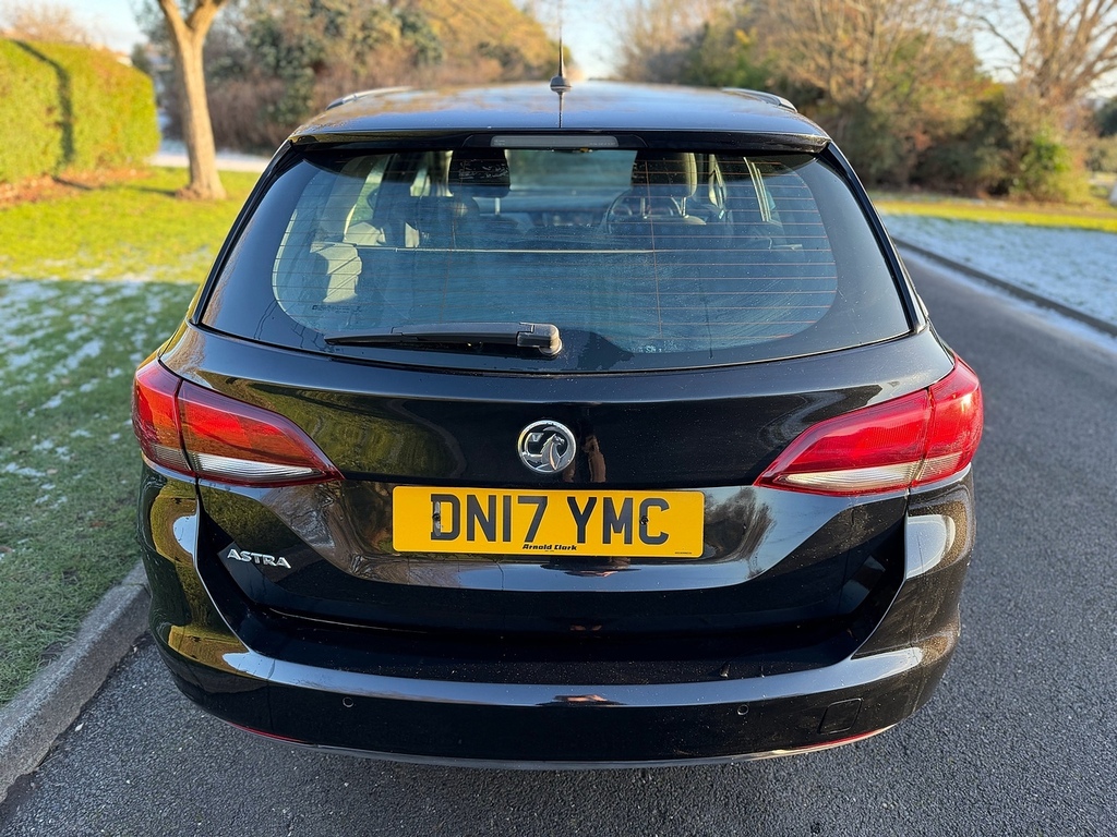 Vauxhall Astra I Design U3170 Ulez DN17YMC Black #4