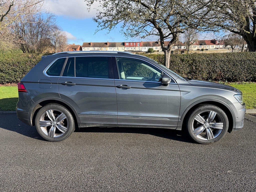 Volkswagen Tiguan Tsi Evo Match U3221 Ulez RJ19TLX Grey #2