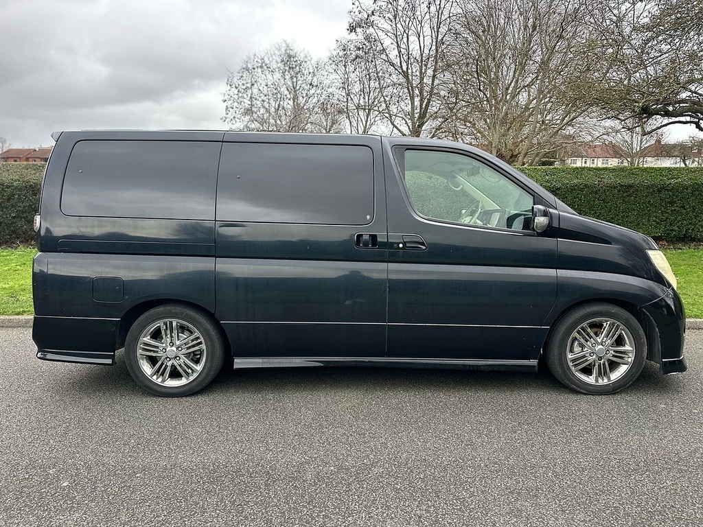 Nissan Elgrand U3247 GX06MZW Black #2
