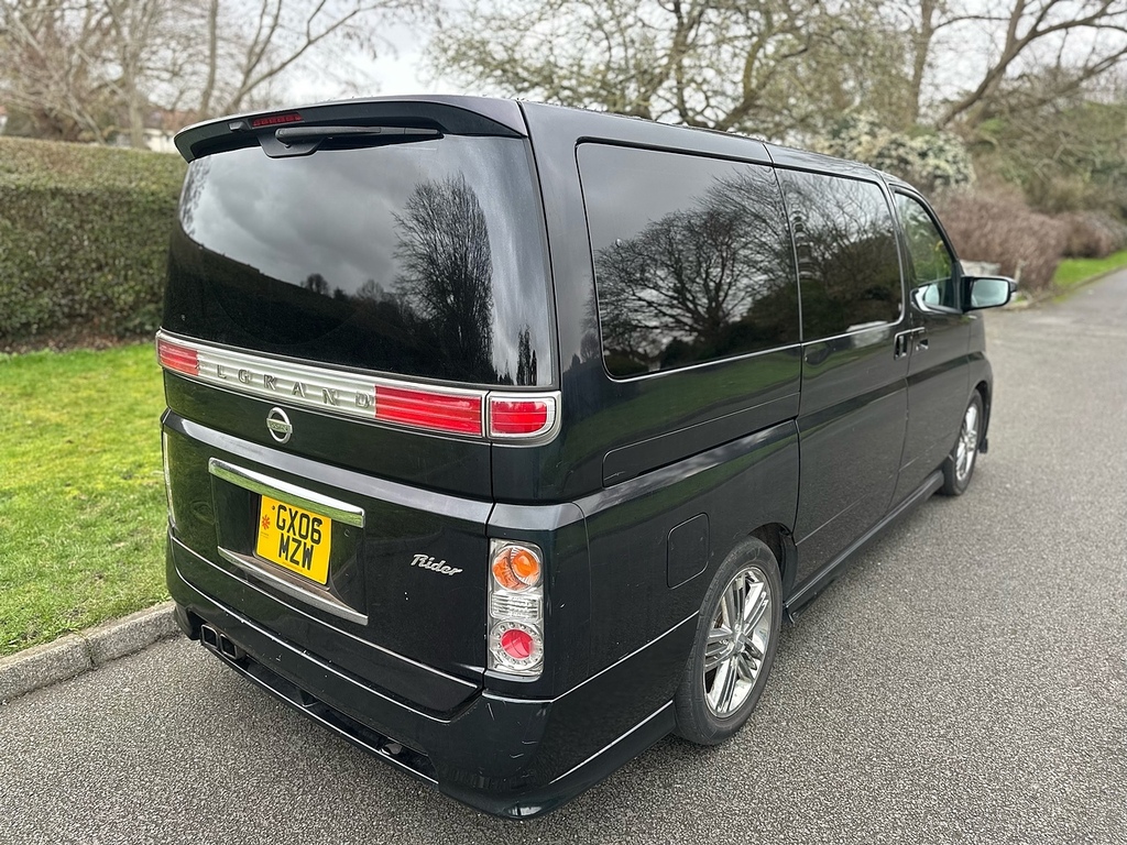 Nissan Elgrand U3247 GX06MZW Black #3