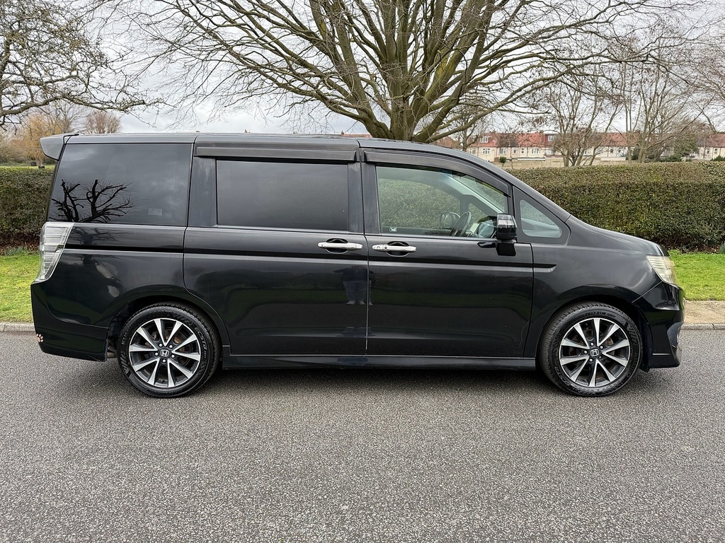 Honda StepWagon Stepwagon U3151 Black #2