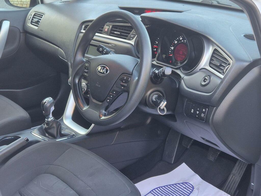 Kia Ceed 1.6 Crdi 1 Sportswagon Euro 6 Ss 201824 White #4