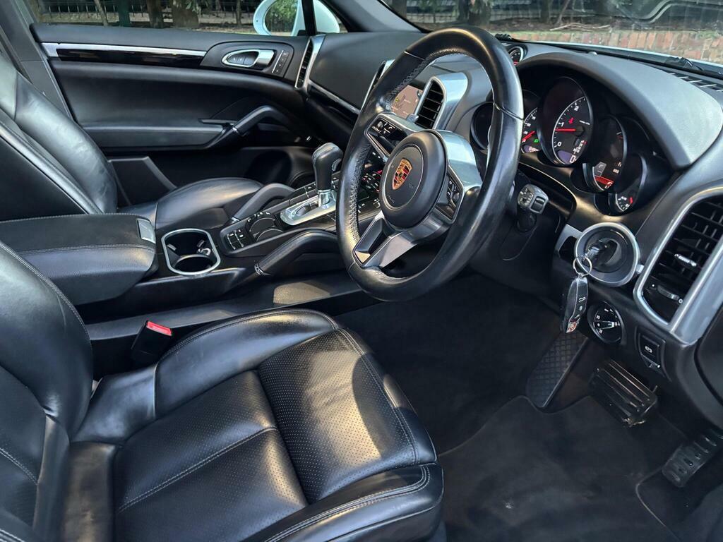 Porsche Cayenne 3.0 Td V6 Platinum Edition Tiptronics 4Wd Euro 6 MH18RWL White #2