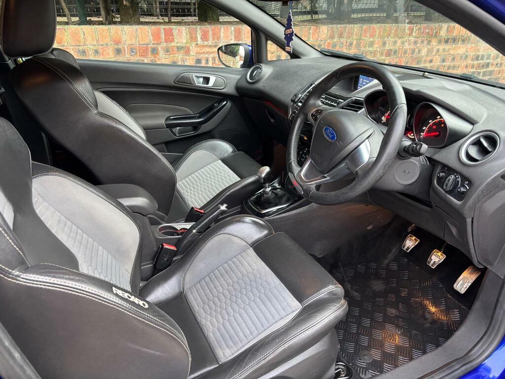 Ford Fiesta 1.6T Ecoboost St-2 Euro 6 CX65WSU Blue #2