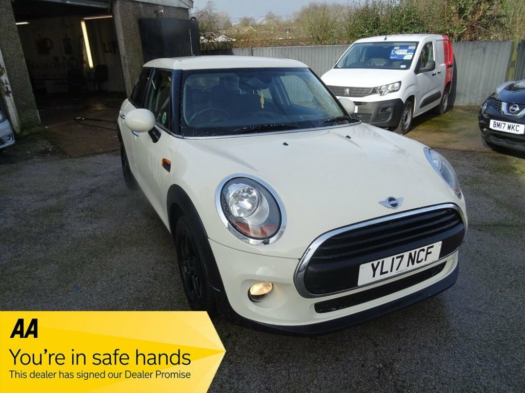 Mini Hatch 1.2L One White #2