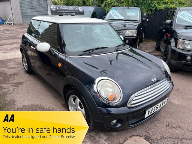 Mini Hatch Cooper Black
