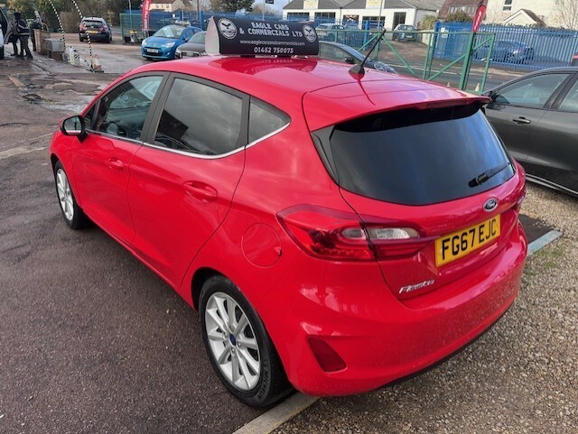 Ford Fiesta Titanium FG67EJC Red #4