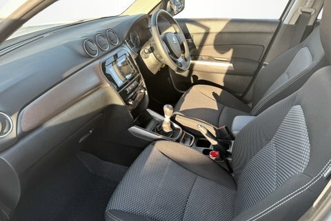 Suzuki Vitara 1.4 Boosterjet 48V OU72VYZ White #2