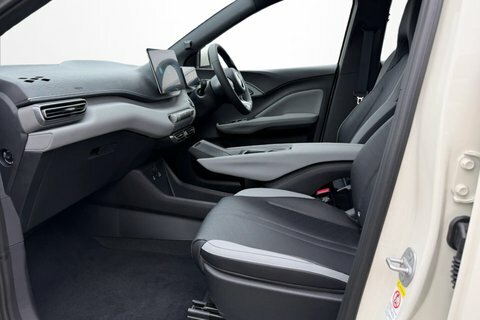 Byd Dolphin Surf 65Kw Active GV75VEH White #2