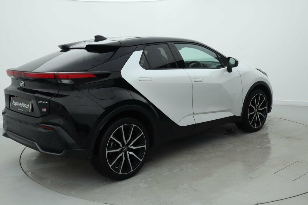 Toyota C-Hr 2.0 Vvt 13.6Kwh Gr Sport Suv Plug-in Hy SK74DZY White #2