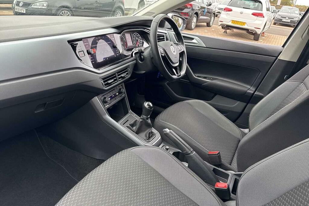 Volkswagen Polo 1.0 Tsi 95 Active Silver #2
