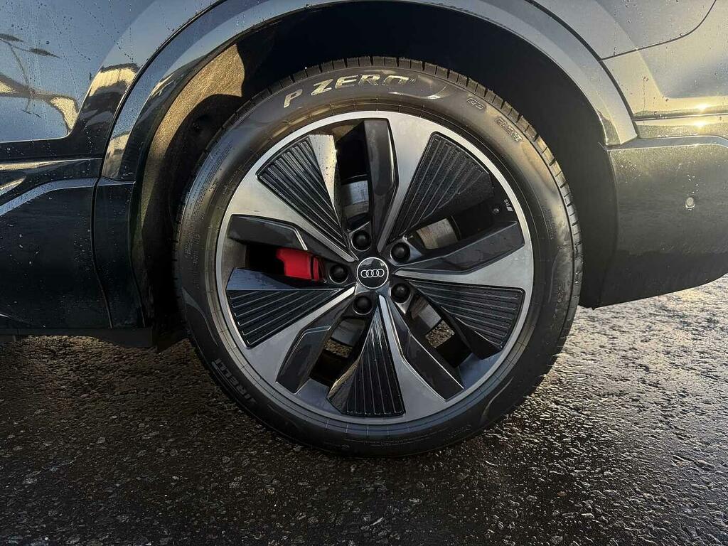 Audi Q6 E-Tron Q6 Suv Edition 1 E-tron Quattro 285,00 Kw SL75KWV Black #5