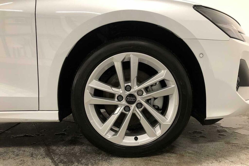 Audi A3 Sport 40 Tfsi E 204 Ps S Tronic SL75NMY White #5