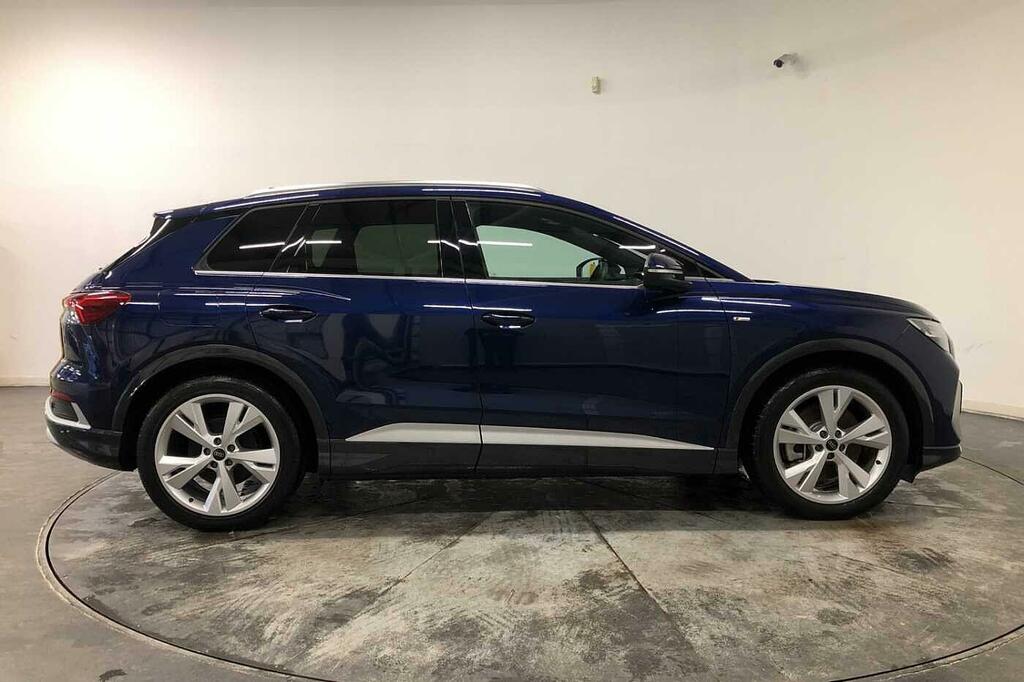 Audi Q4 E Tron Q4 S Line 55 E-tron Quattro 250,00 Kw SL75YHK Blue #4