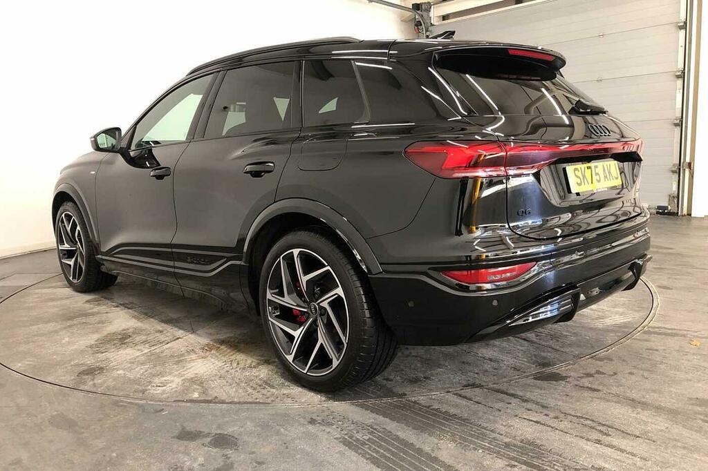 Audi Q6 E-Tron Q6 Suv Edition 1 E-tron Quattro 285,00 Kw SK75AKJ Black #3