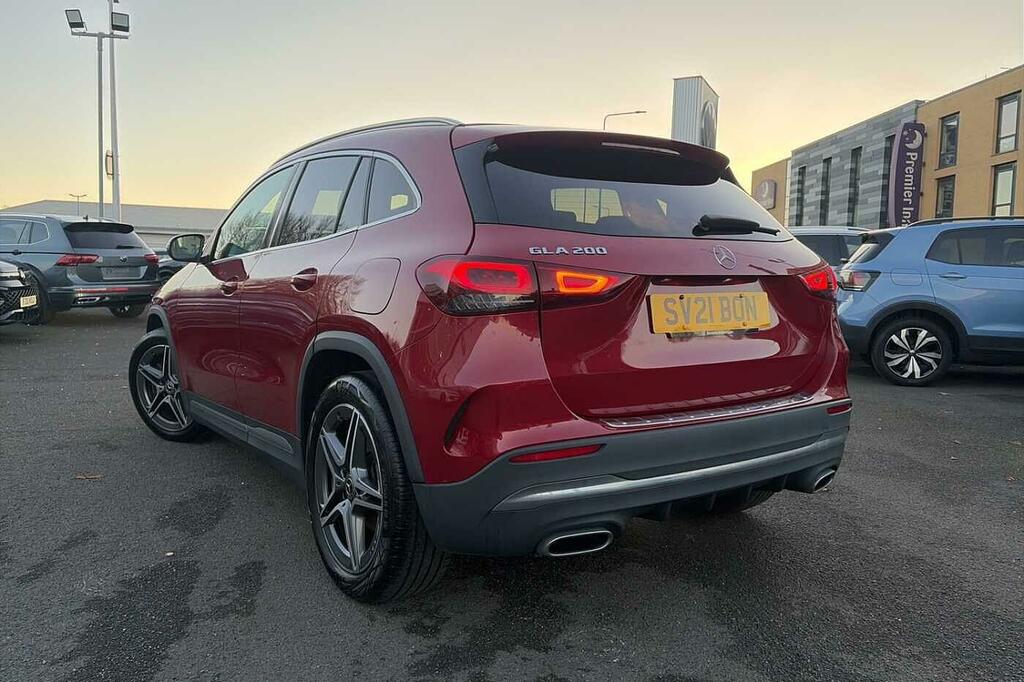 Mercedes-Benz GLA Class Amg Line 200 Dct 163 Ps SV21BON Red #3