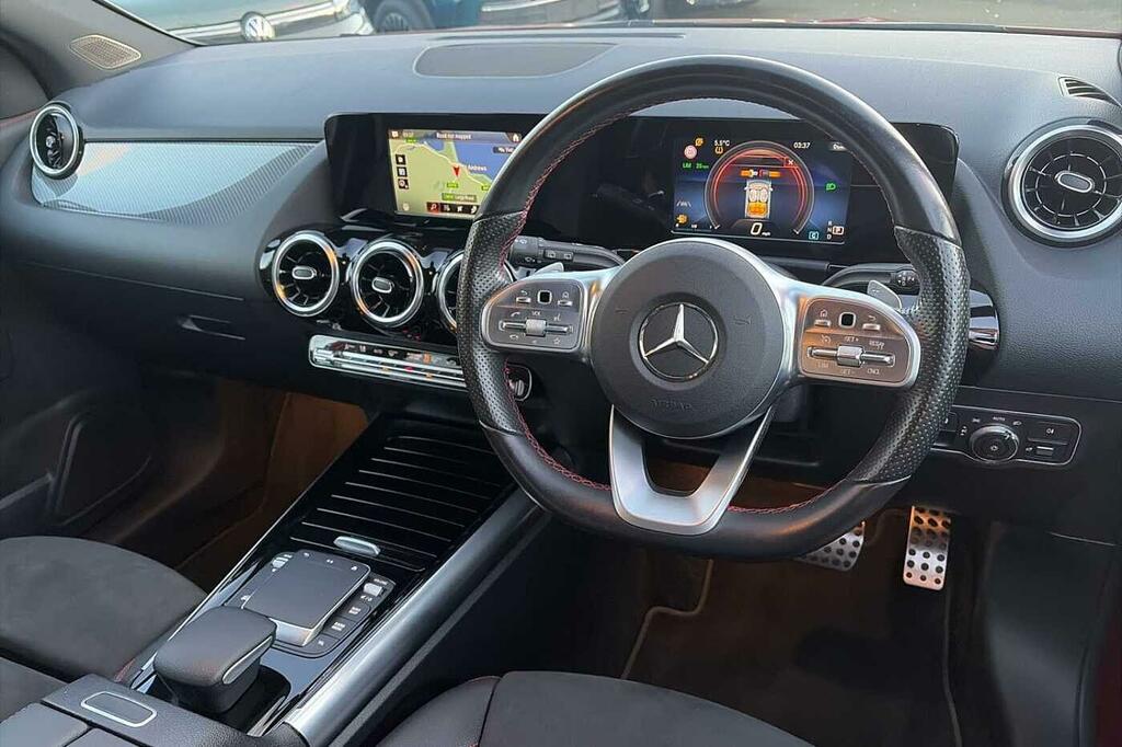 Mercedes-Benz GLA Class Amg Line 200 Dct 163 Ps SV21BON Red #6