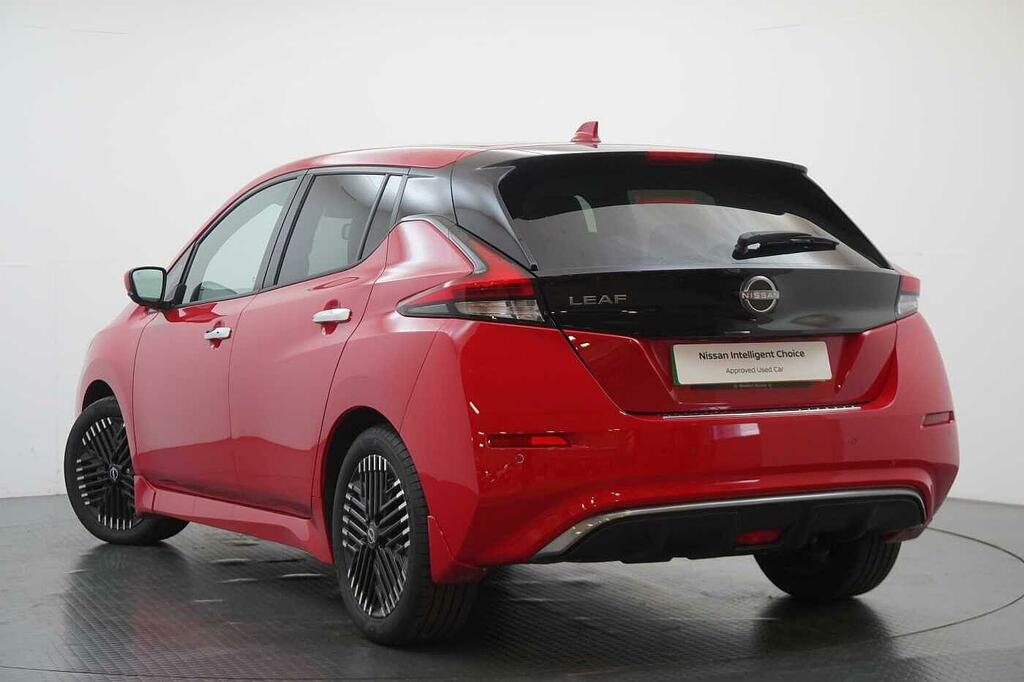 Nissan Leaf 39Kw N-connecta With Sat Nav And 360 Around V SM72ZWS Red #3