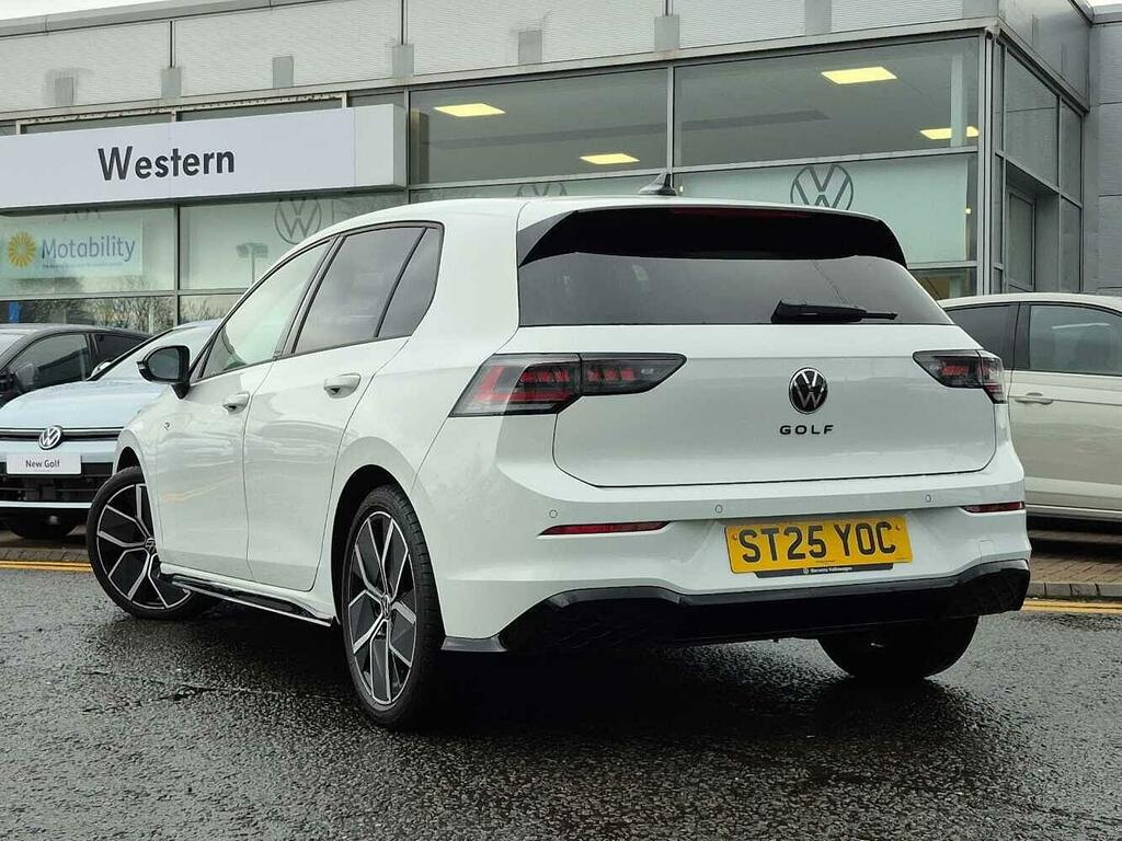 Volkswagen Golf Black Edition 1.5 Etsi 150Ps 7-Speed Dsg ST25YOC White #3