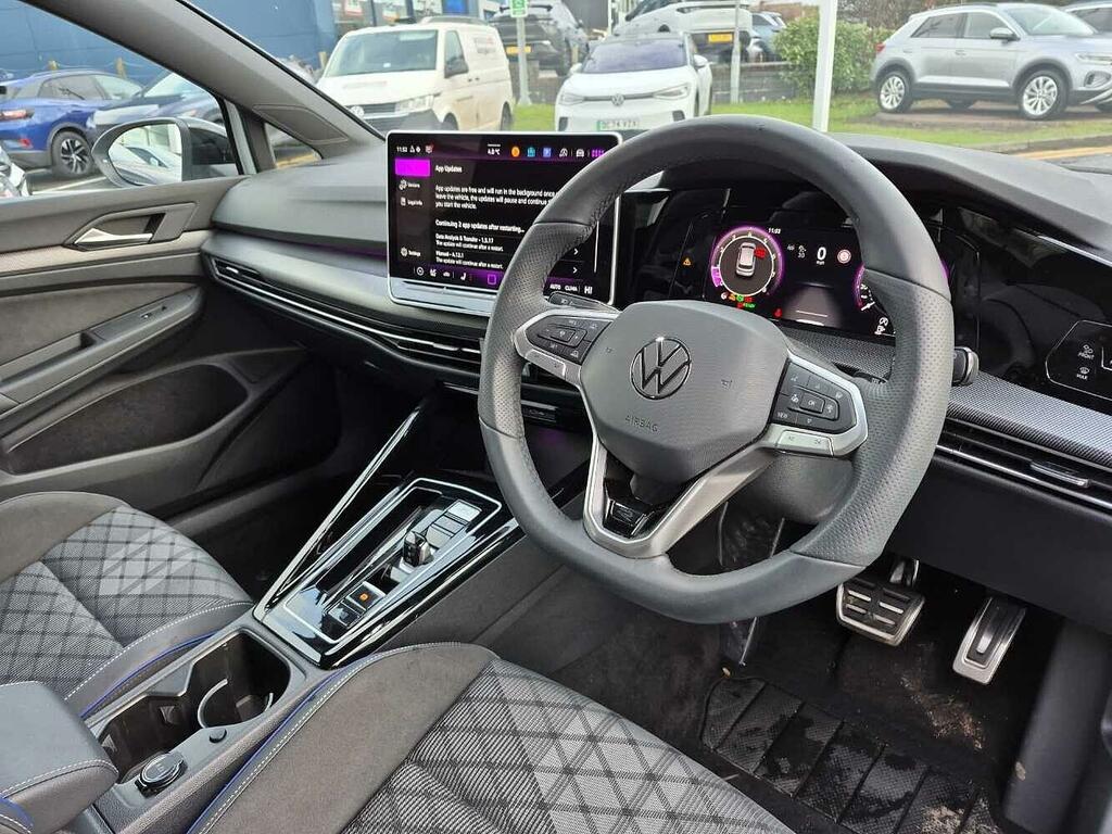 Volkswagen Golf Black Edition 1.5 Etsi 150Ps 7-Speed Dsg ST25YOC White #6