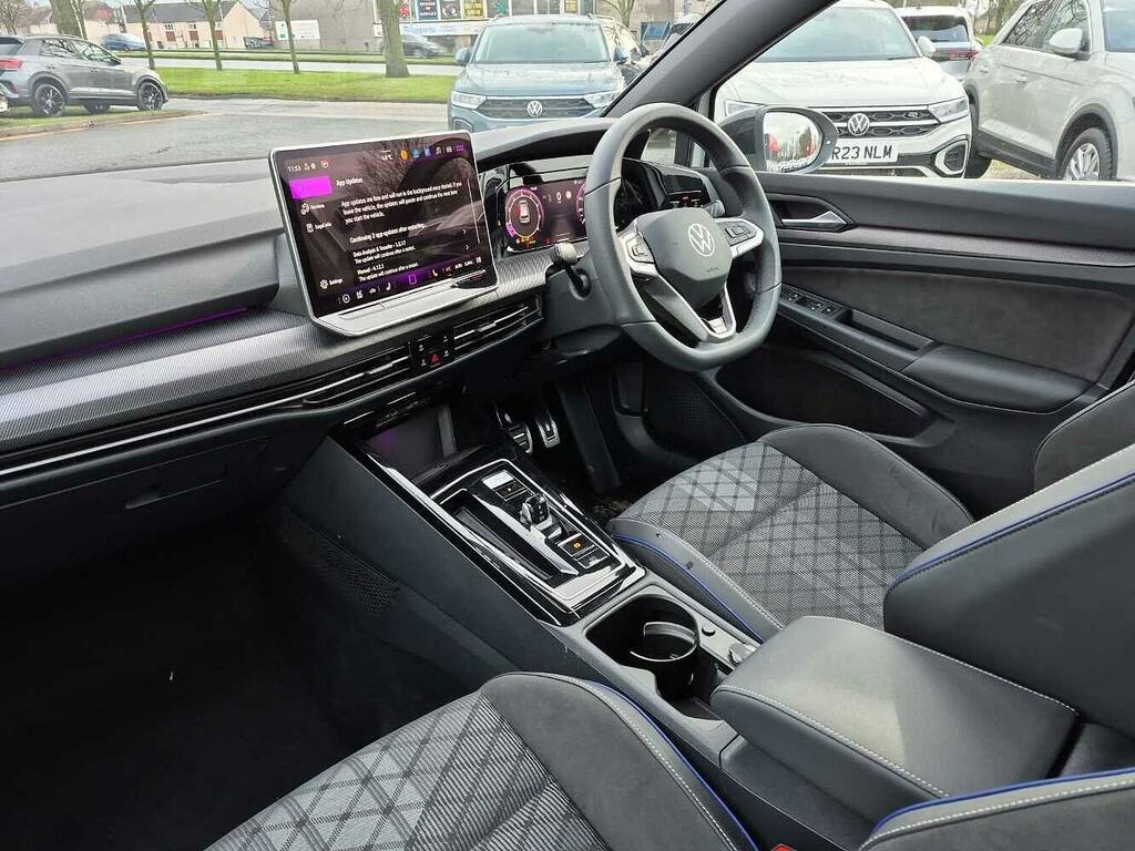 Volkswagen Golf Black Edition 1.5 Etsi 150Ps 7-Speed Dsg ST25YOC White #2