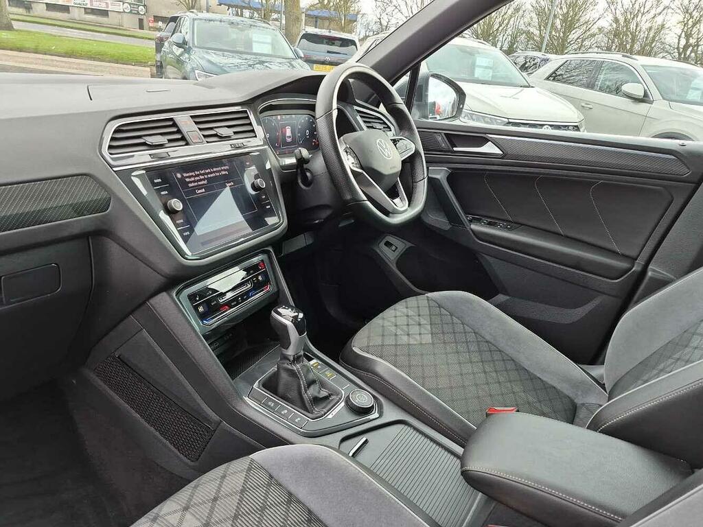 Volkswagen Tiguan R-line 2.0 Tdi 150Ps 7-Speed Dsg 4Motion Grey #2