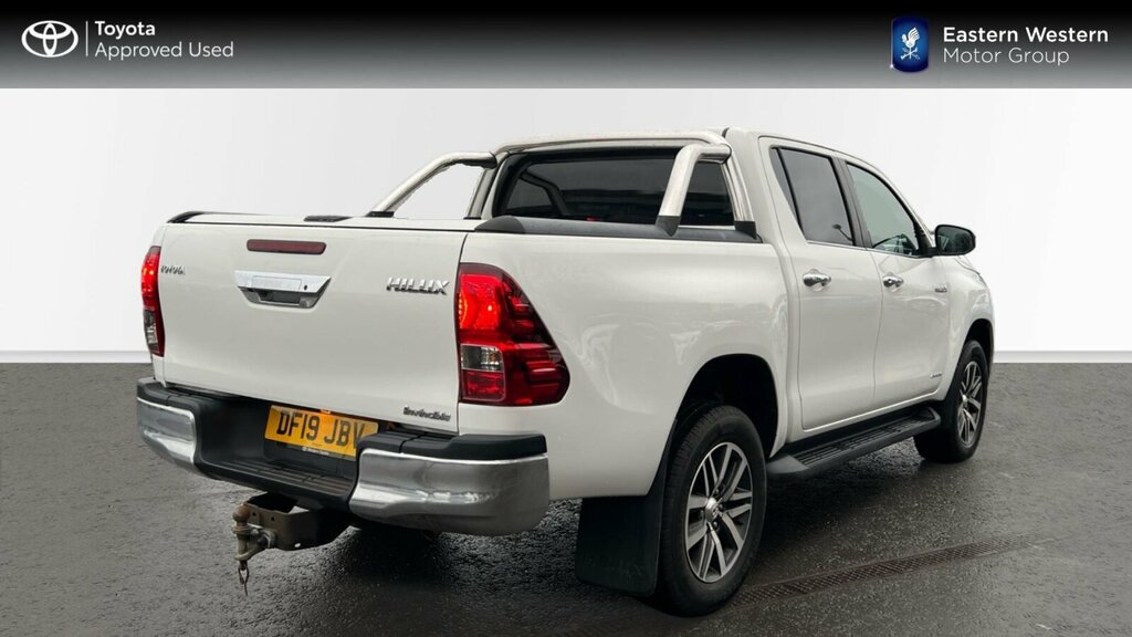 Toyota HILUX 2.4 D-4d Invincible 4Wd Euro 6 Ss Tss White #2