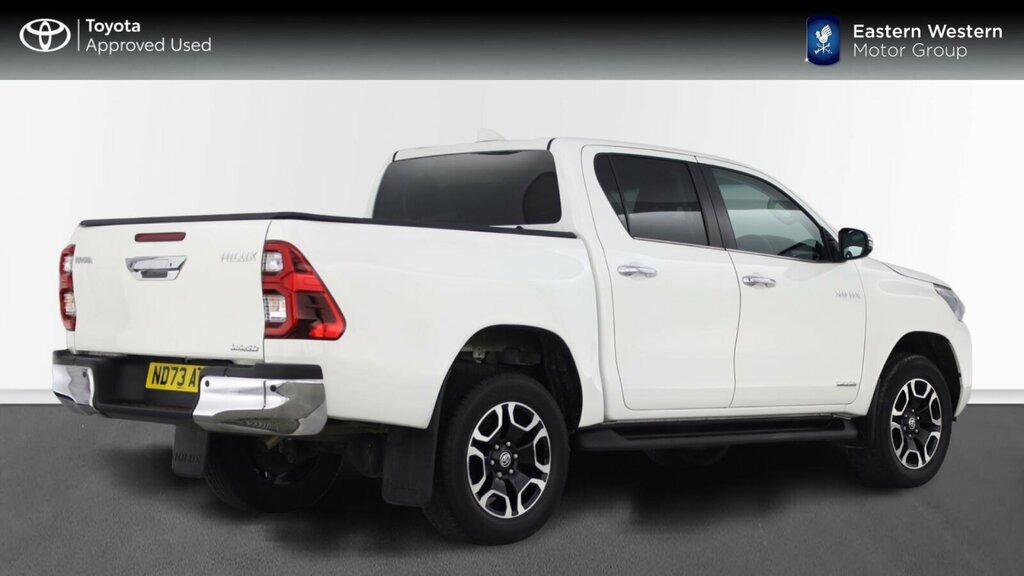 Toyota HILUX 2.8 D-4d Invincible 4Wd Euro 6 Ss White #2