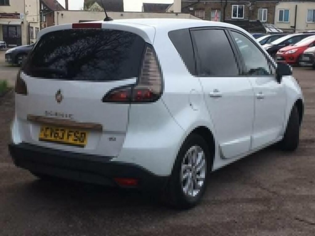 Renault Scenic Mpv 1.5 Dci Energy Dynamique Tomtom Euro 5 Ss 5 White #2