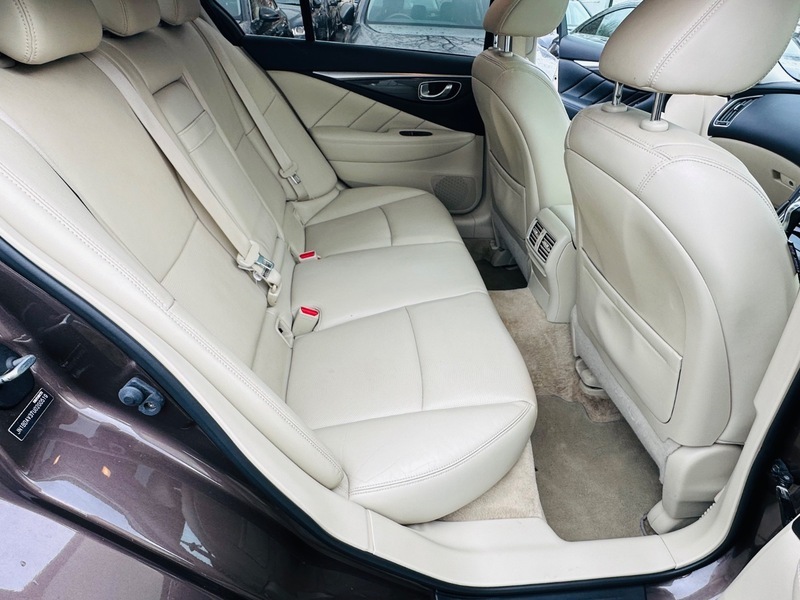 Infiniti Q50 Saloon Brown #35