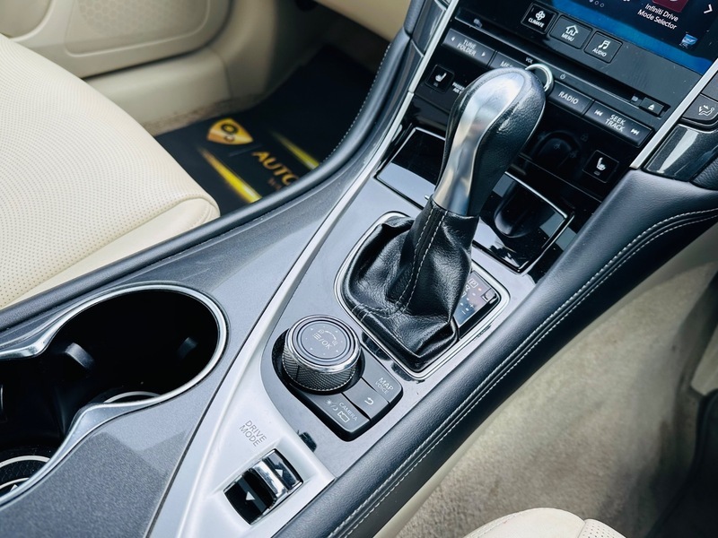 Infiniti Q50 Saloon Brown #16