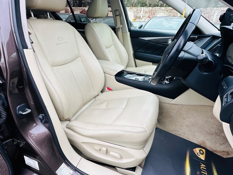 Infiniti Q50 Saloon Brown #11