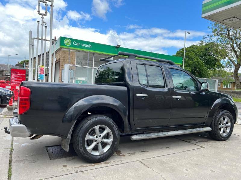Nissan Navara 2.5 Dci Platinum 4Wd Euro 5 - 2013 13 Black #4
