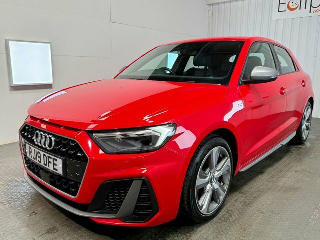 Audi A1 2019 2.0 Tfsi 40 S Line Competition Sportback Red #3
