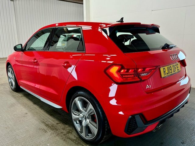 Audi A1 2019 2.0 Tfsi 40 S Line Competition Sportback Red #4