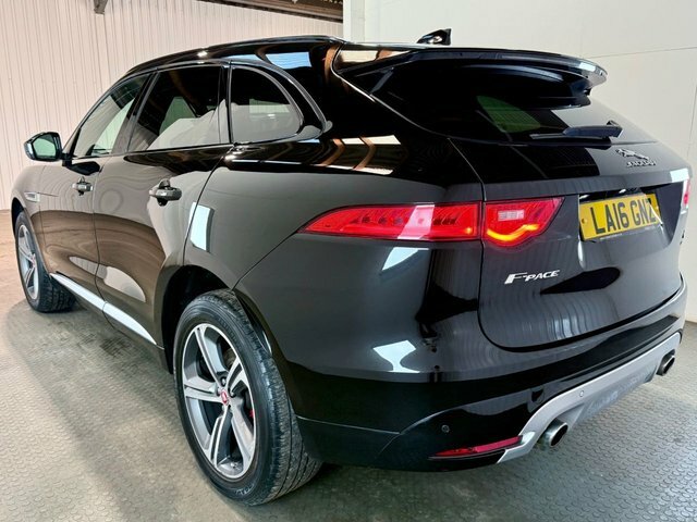 Jaguar F-Pace 2016 3.0 D300 V6 S Suv Awd Euro 6 LA16GNZ Black #4