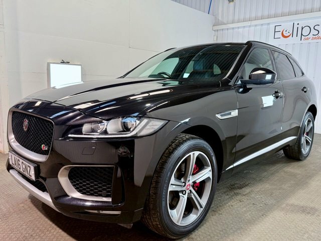 Jaguar F-Pace 2016 3.0 D300 V6 S Suv Awd Euro 6 LA16GNZ Black #3