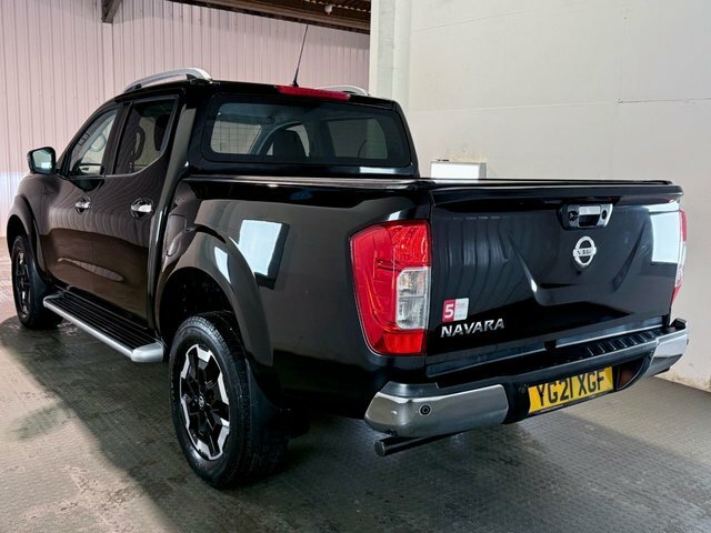 Nissan Navara 2021 2.3 Dci Tekna Pickup Double Cab Au YG21XGF Black #4