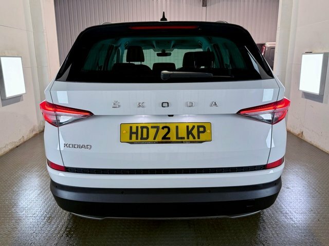 Skoda Kodiaq 2023 1.5 Tsi Act Se Drive Suv Dsg Euro HD72LKP White #5